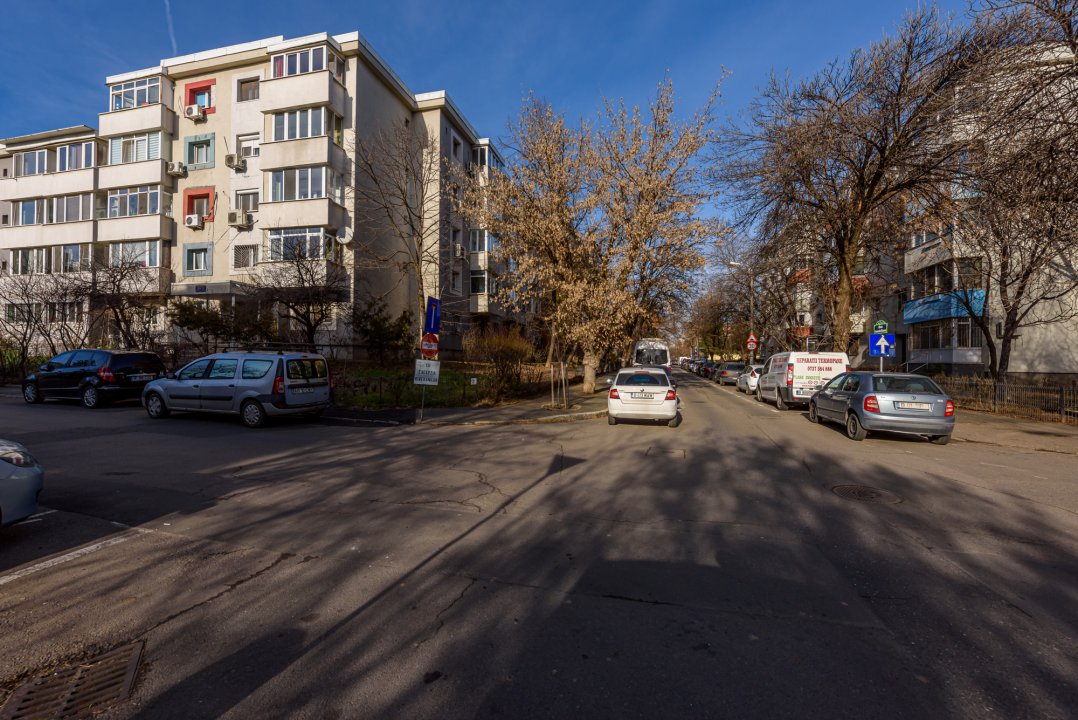 Apartament decomandat, 2 bai, metrou Aurel Vlaicu