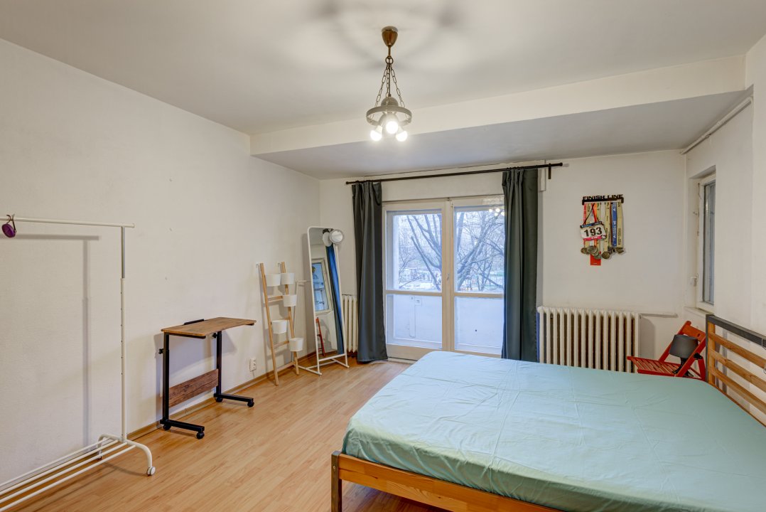 Apartament 2 camere spatios si luminos, la Piata Unirii
