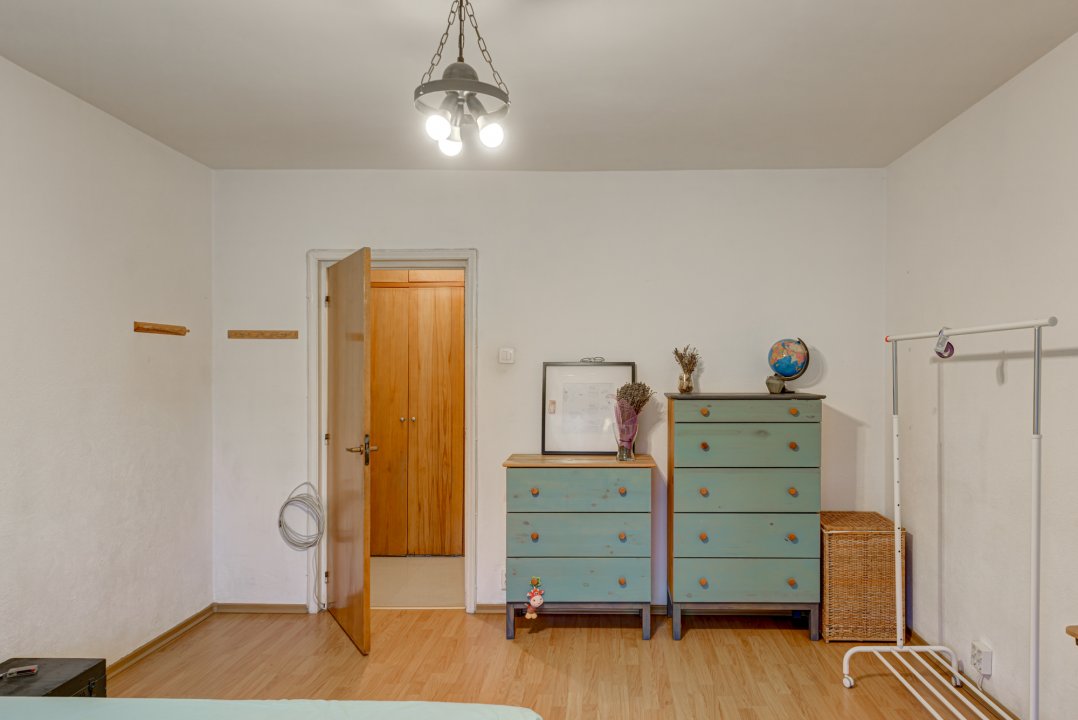 Apartament 2 camere spatios si luminos, la Piata Unirii