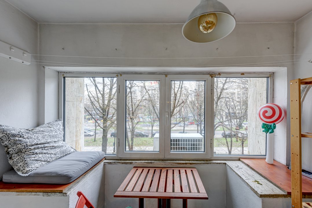 Apartament 2 camere spatios si luminos, la Piata Unirii