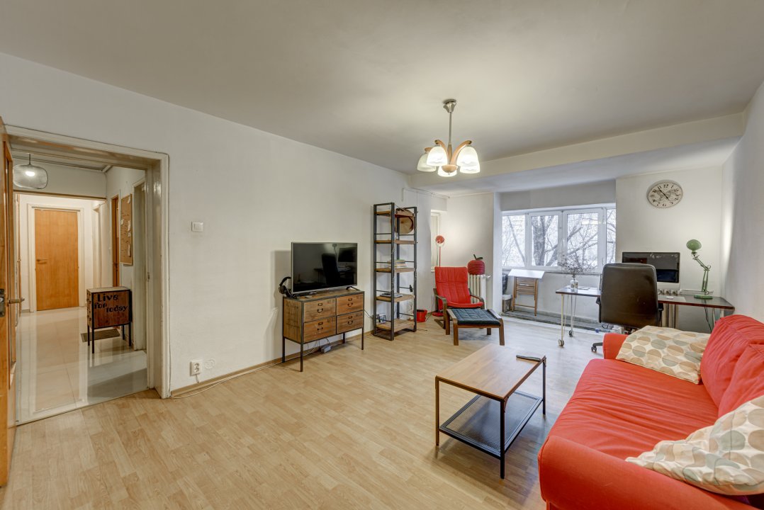 Apartament 2 camere spatios si luminos, la Piata Unirii