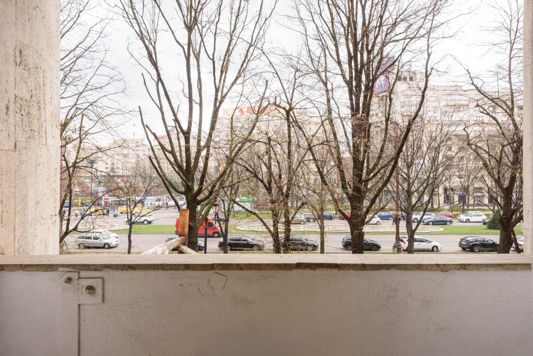 Apartament 2 camere spatios si luminos, la Piata Unirii