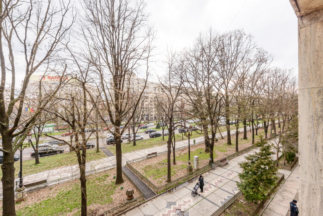 Apartament 2 camere spatios si luminos, la Piata Unirii