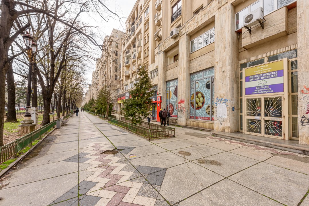 Apartament 2 camere spatios si luminos, la Piata Unirii