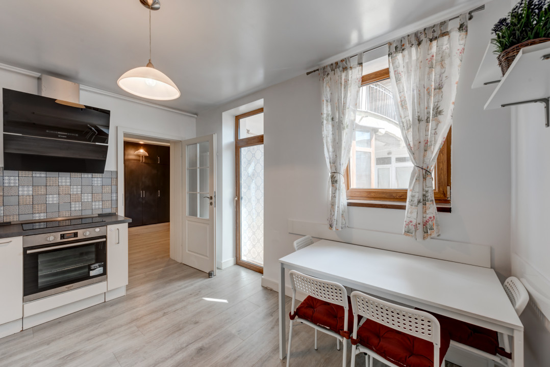 Apartament modern, 90 mp, cu centrala proprie, 2 bai, lift