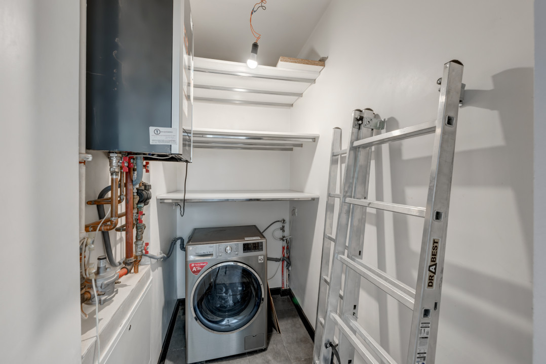 Apartament modern, 90 mp, cu centrala proprie, 2 bai, lift