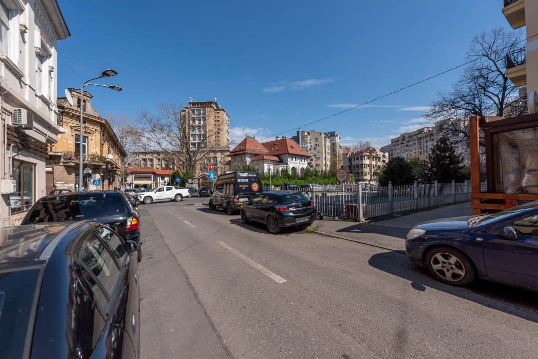 Apartament modern, 90 mp, cu centrala proprie, 2 bai, lift