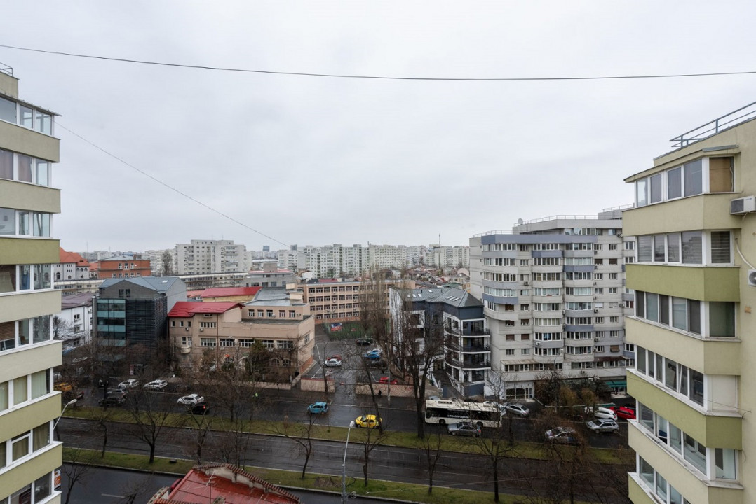 Garsoniera moderna de pe Titulescu, decomandata