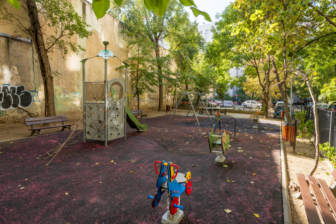 Apartament 2 camere luminos, Piata Victoriei