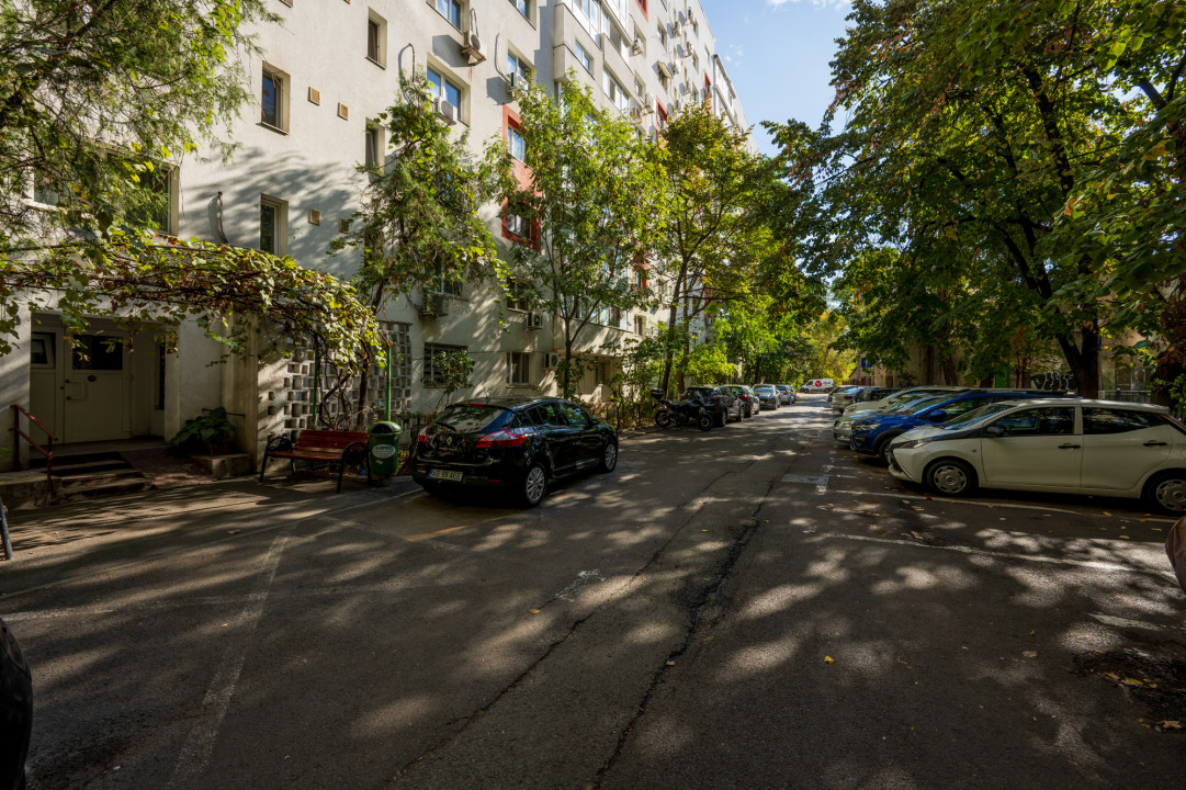 Apartament 2 camere luminos, Piata Victoriei