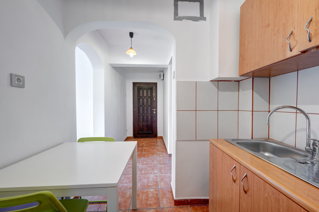 Apartament 2 camere luminos, Piata Victoriei
