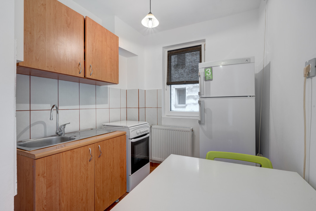 Apartament 2 camere luminos, Piata Victoriei