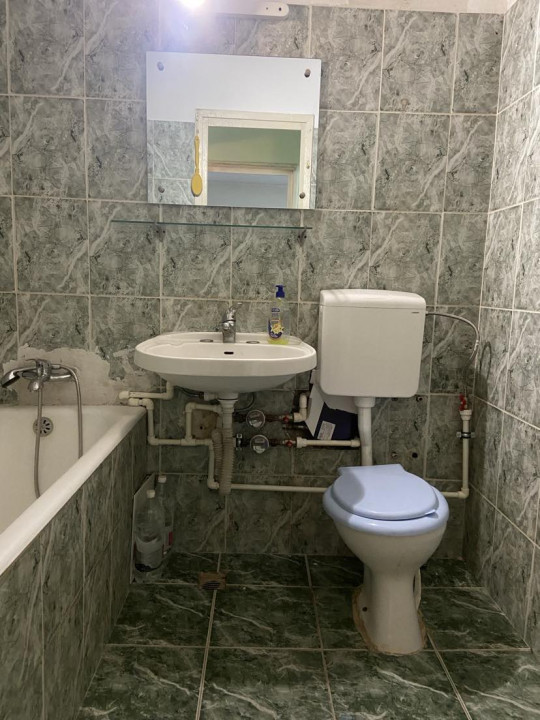 Apartament 3 camere, decomandat, 5 min metrou 1 Decembrie