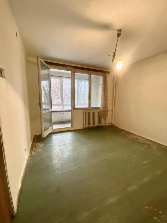 Apartament 3 camere, decomandat, 5 min metrou 1 Decembrie