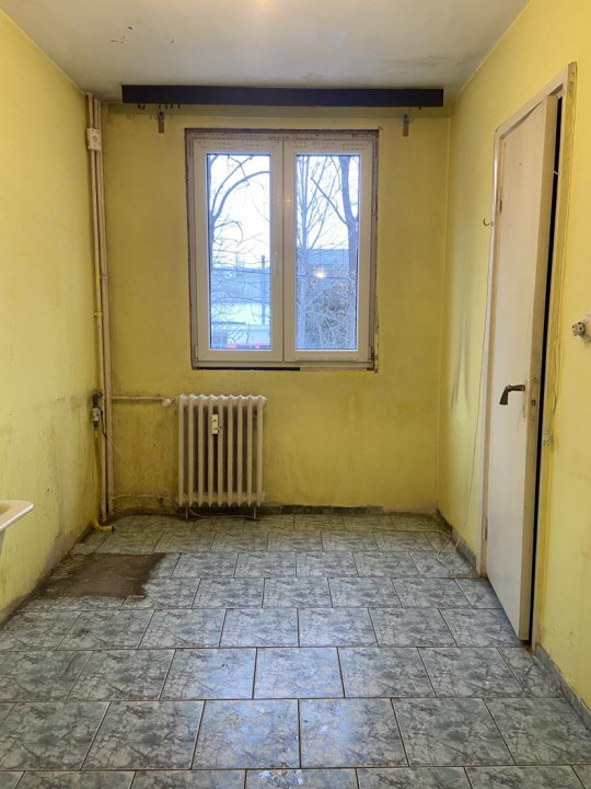 Apartament 3 camere, decomandat, 5 min metrou 1 Decembrie