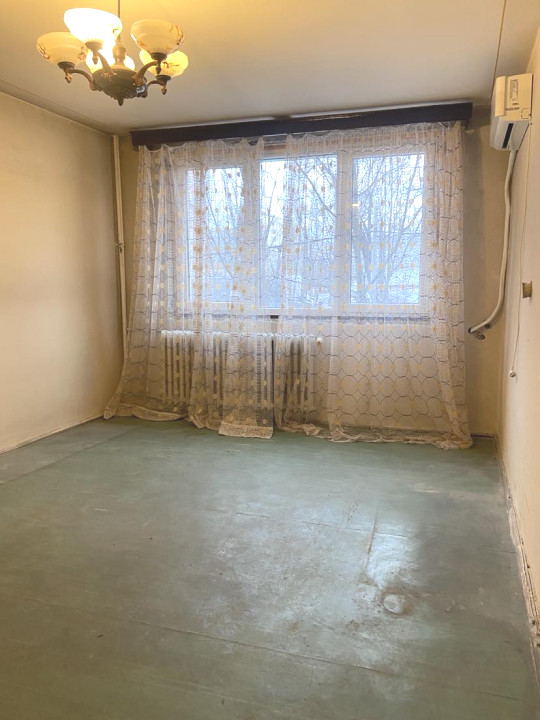 Apartament 3 camere, decomandat, 5 min metrou 1 Decembrie