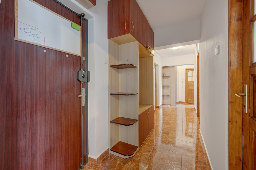 Apartament 3 camere, decomandat, 2 bai, langa Scoala 97