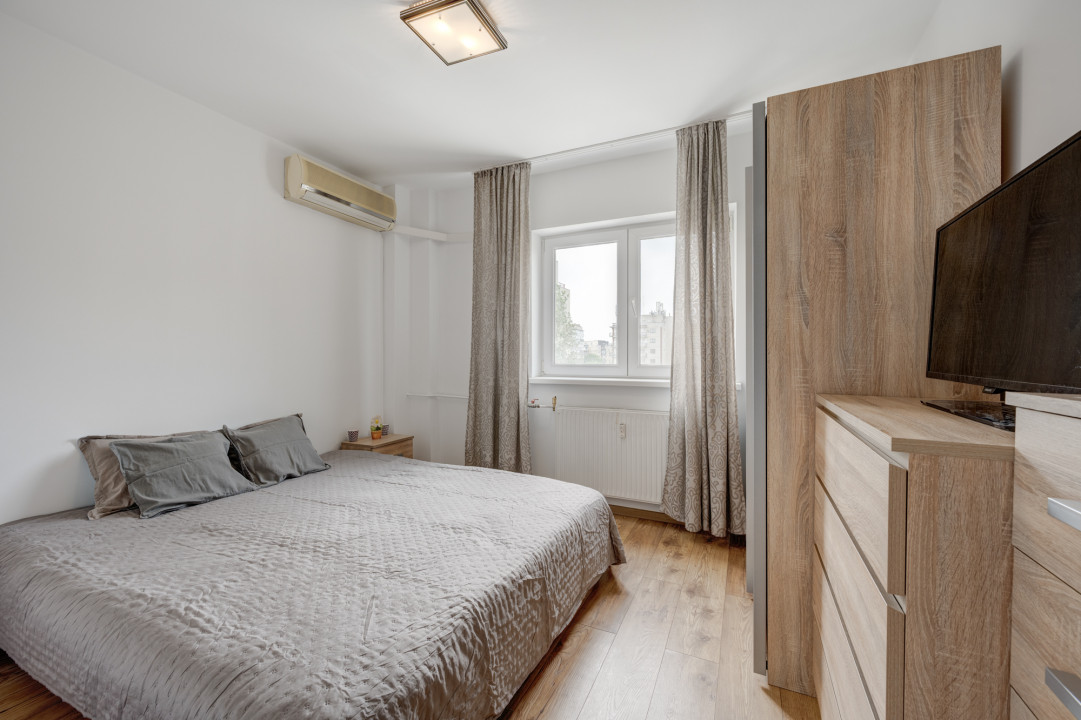 Apartament 3 camere, decomandat, 2 bai, langa Scoala 97