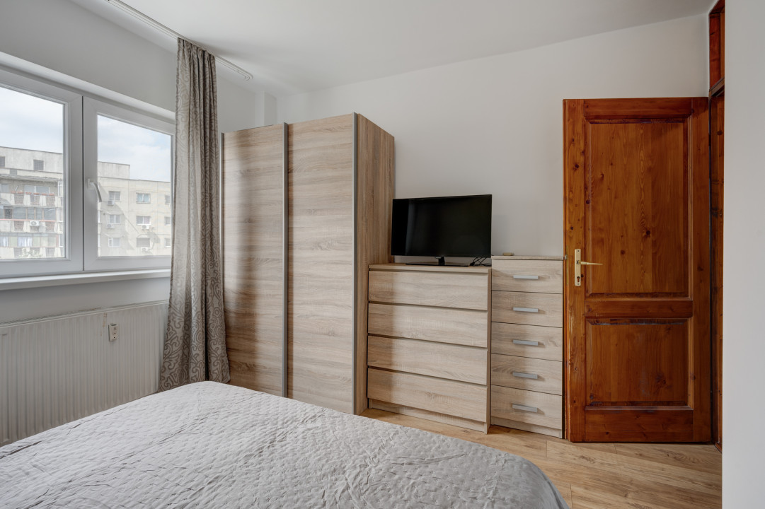 Apartament 3 camere, decomandat, 2 bai, langa Scoala 97