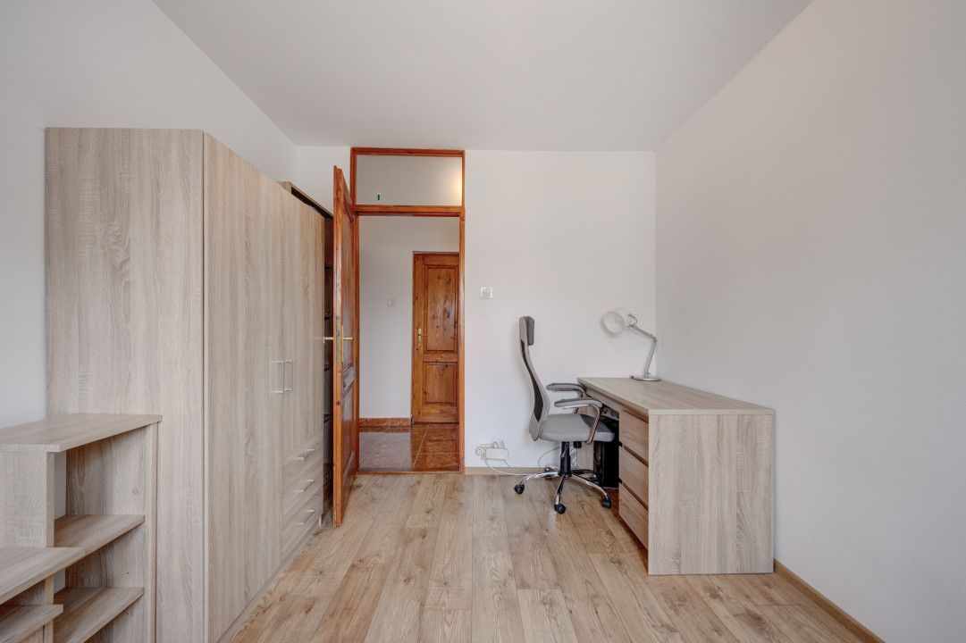 Apartament 3 camere, decomandat, 2 bai, langa Scoala 97