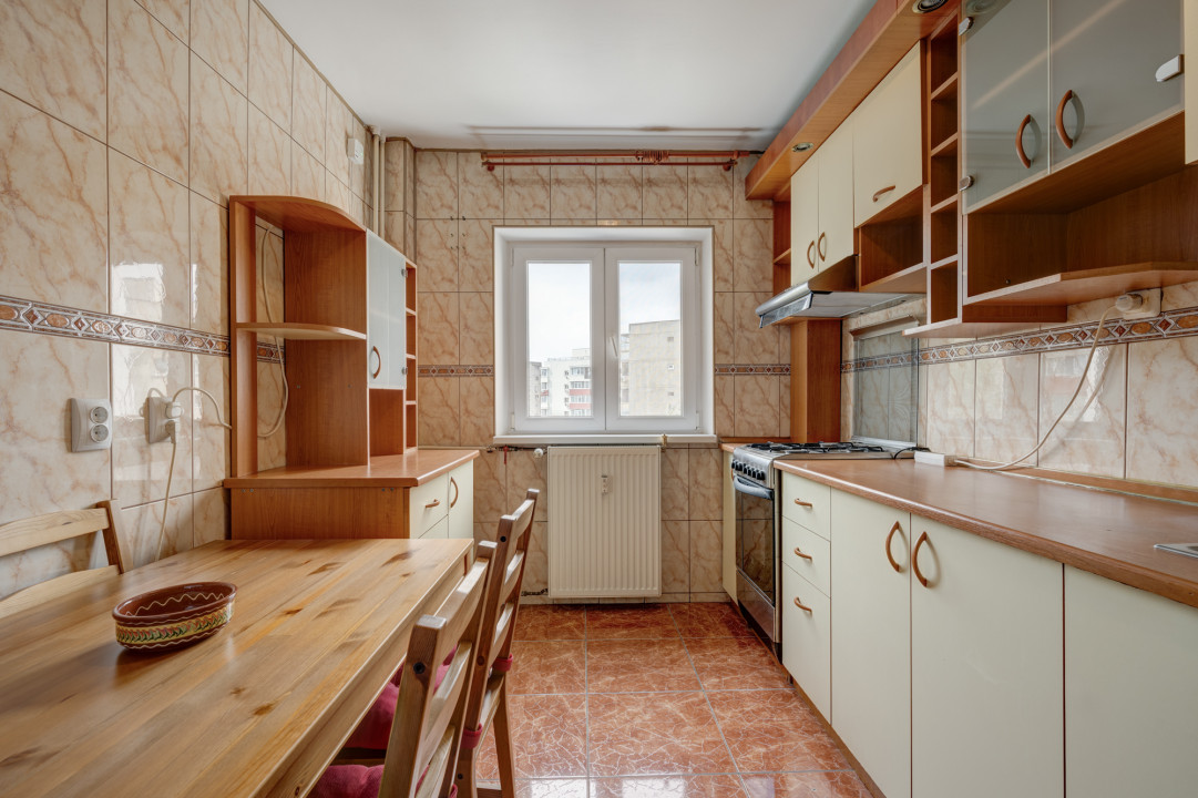 Apartament 3 camere, decomandat, 2 bai, langa Scoala 97