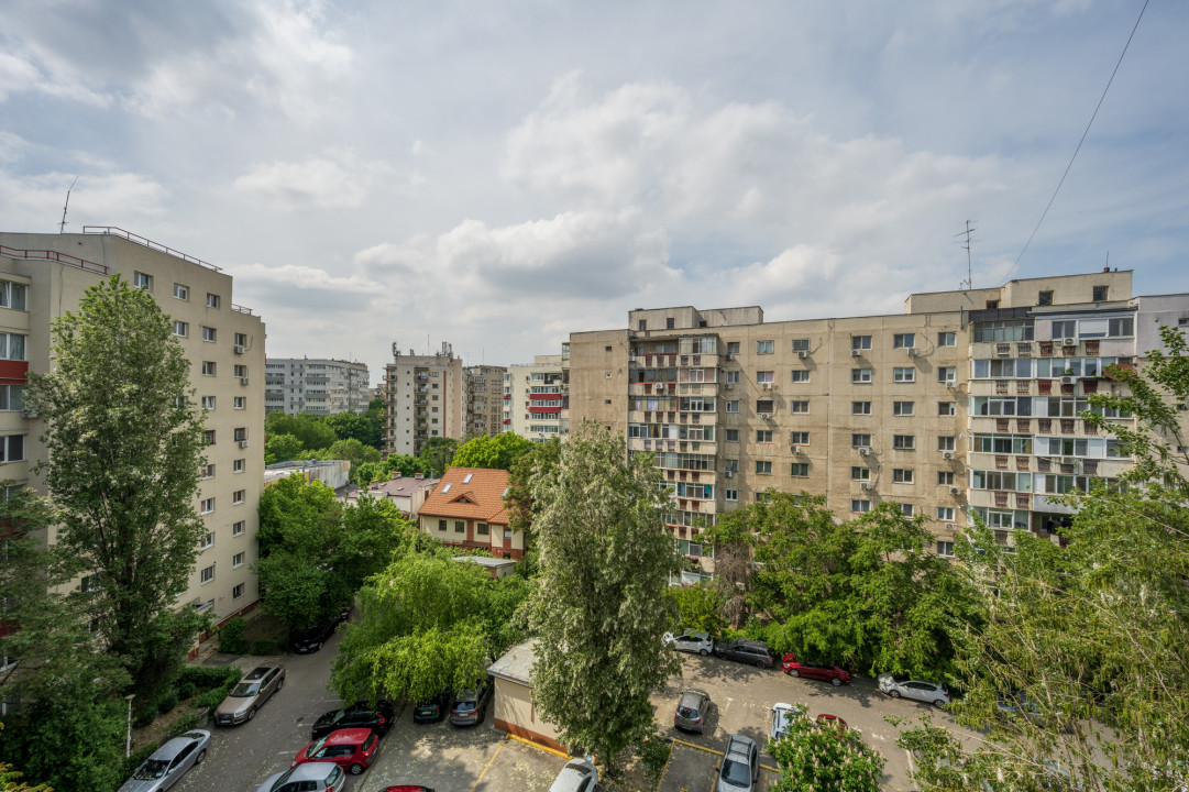 Apartament 3 camere, decomandat, 2 bai, langa Scoala 97