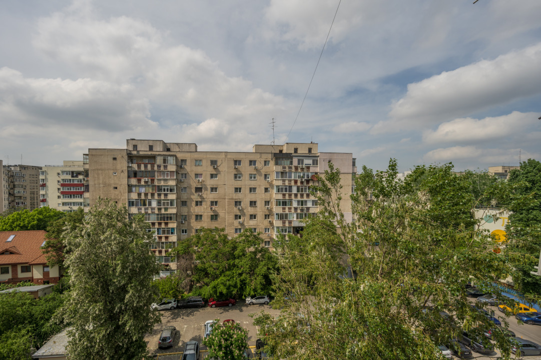 Apartament 3 camere, decomandat, 2 bai, langa Scoala 97