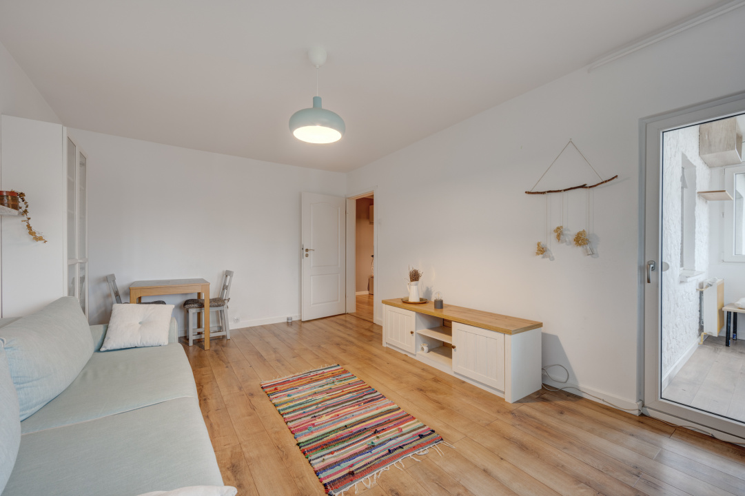 Apartament 2 camere Decebal, Piata Alba-Iulia, decomandat, gata de mutat
