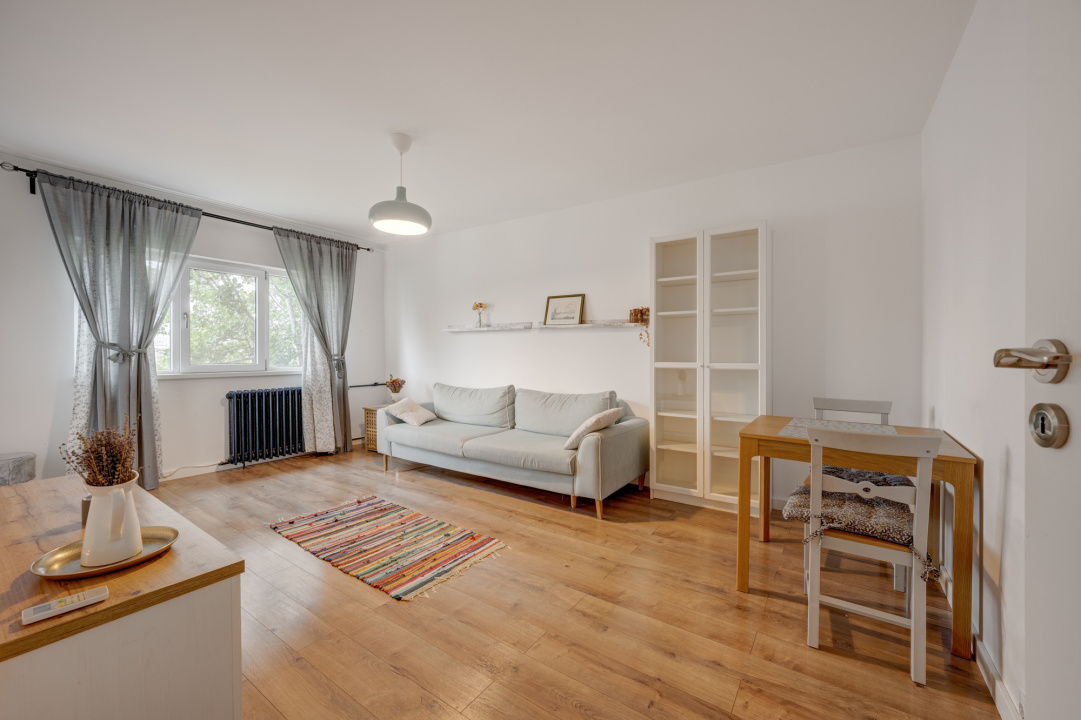 Apartament 2 camere Decebal, Piata Alba-Iulia, decomandat, gata de mutat
