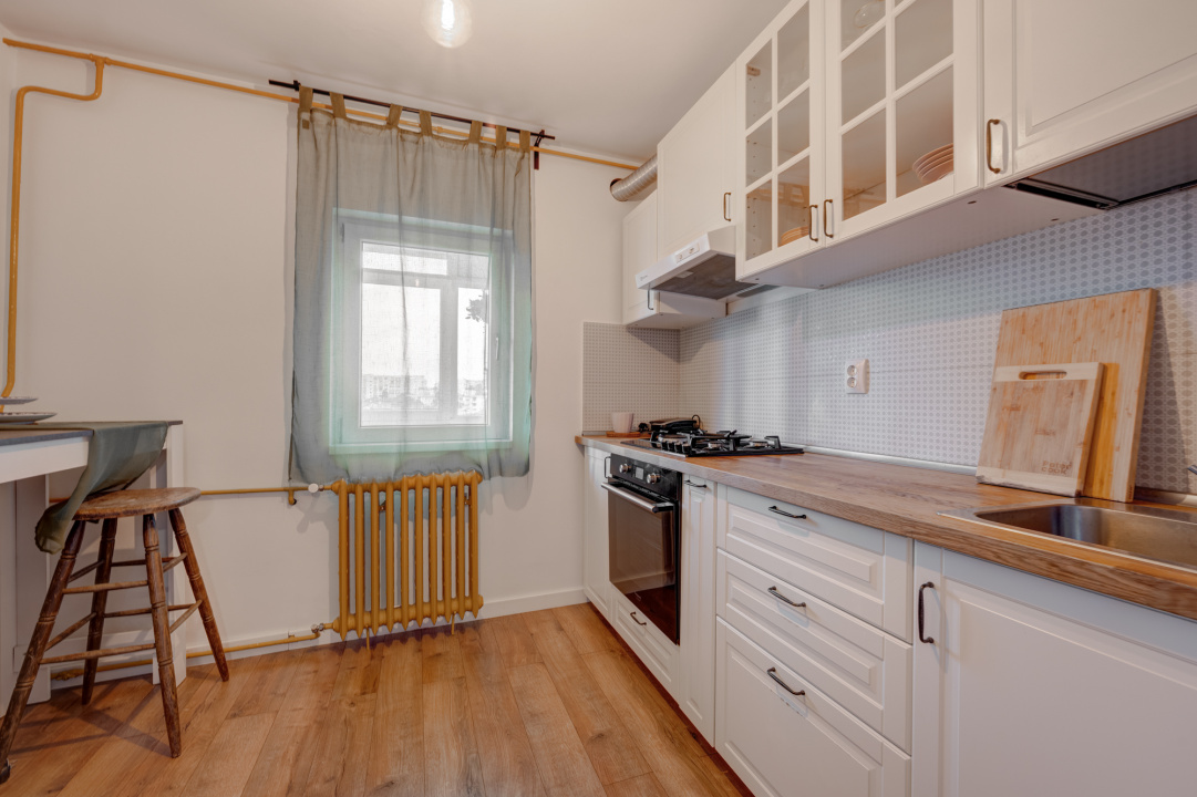 Apartament 2 camere Decebal, Piata Alba-Iulia, decomandat, gata de mutat