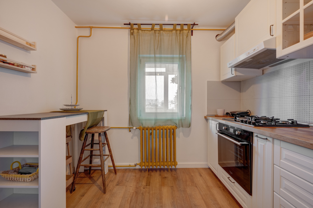 Apartament 2 camere Decebal, Piata Alba-Iulia, decomandat, gata de mutat