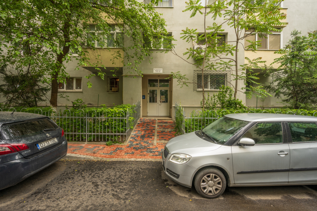 Apartament 2 camere Decebal, Piata Alba-Iulia, decomandat, gata de mutat
