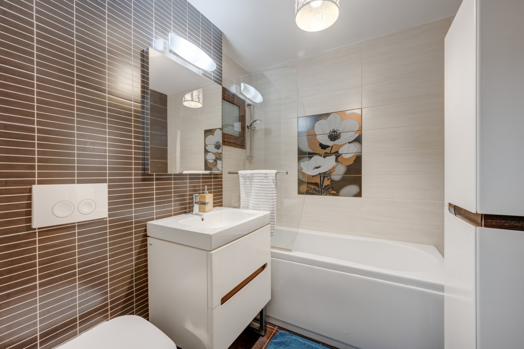 Apartament 3 camere Tineretului, 2 bai, loc parcare, 3 min. metrou Timpuri Noi