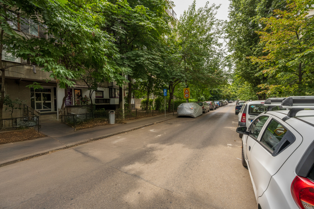 Apartament 3 camere Tineretului, 2 bai, loc parcare, 3 min. metrou Timpuri Noi