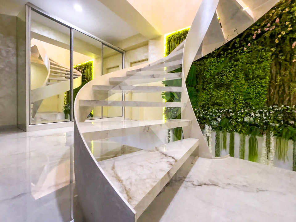 Pe Malul Snagovului, Unde Luxul Devine Cotidian