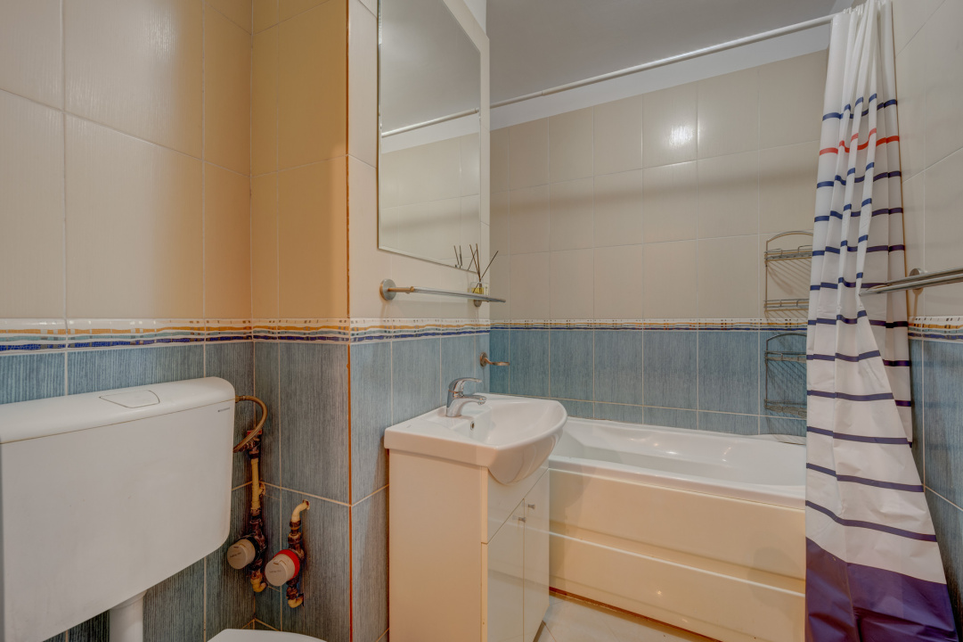 Apartament 3 camere, decomandat, 73 mp, metrou Raul Doamnei