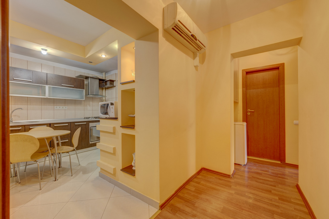 Apartament 3 camere, decomandat, 73 mp, metrou Raul Doamnei