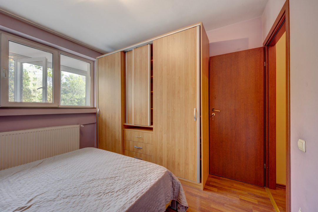 Apartament 3 camere, decomandat, 73 mp, metrou Raul Doamnei