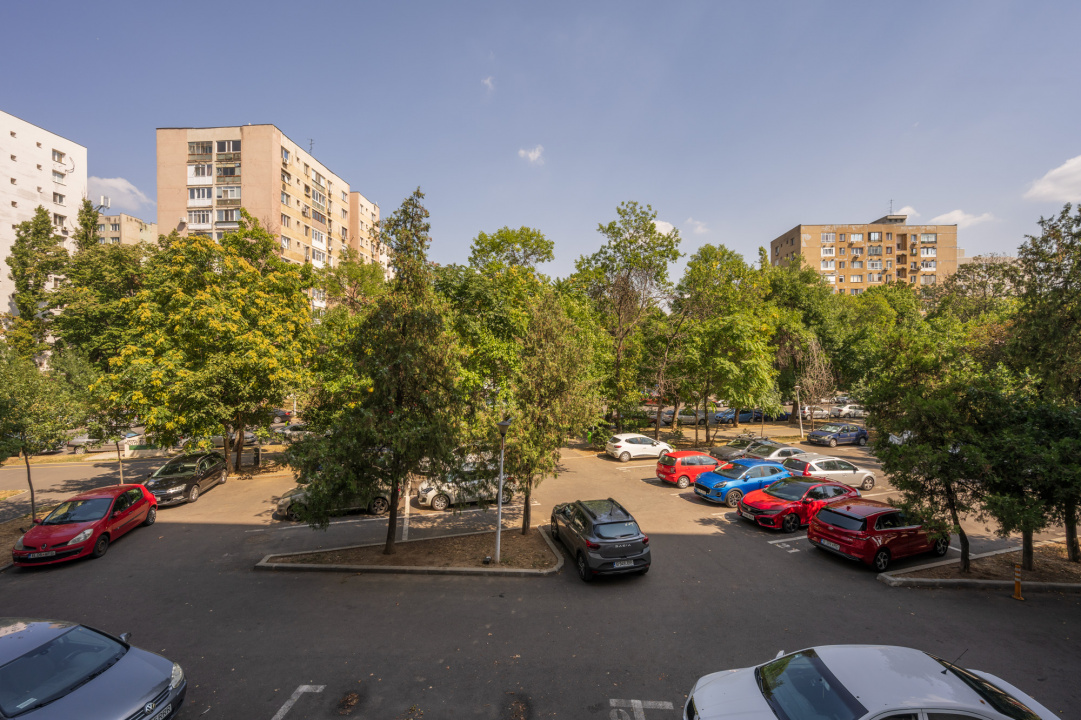 Apartament 3 camere, decomandat, 73 mp, metrou Raul Doamnei