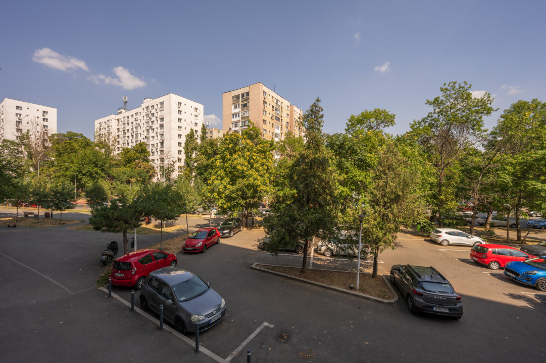 Apartament 3 camere, decomandat, 73 mp, metrou Raul Doamnei