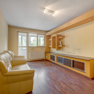 Apartament 3 camere, decomandat, 73 mp, metrou Raul Doamnei