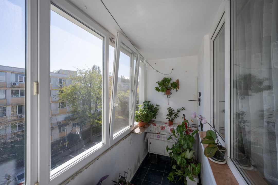 Apartament 3 camere decomandat Titan, Pta. 1 Decembrie