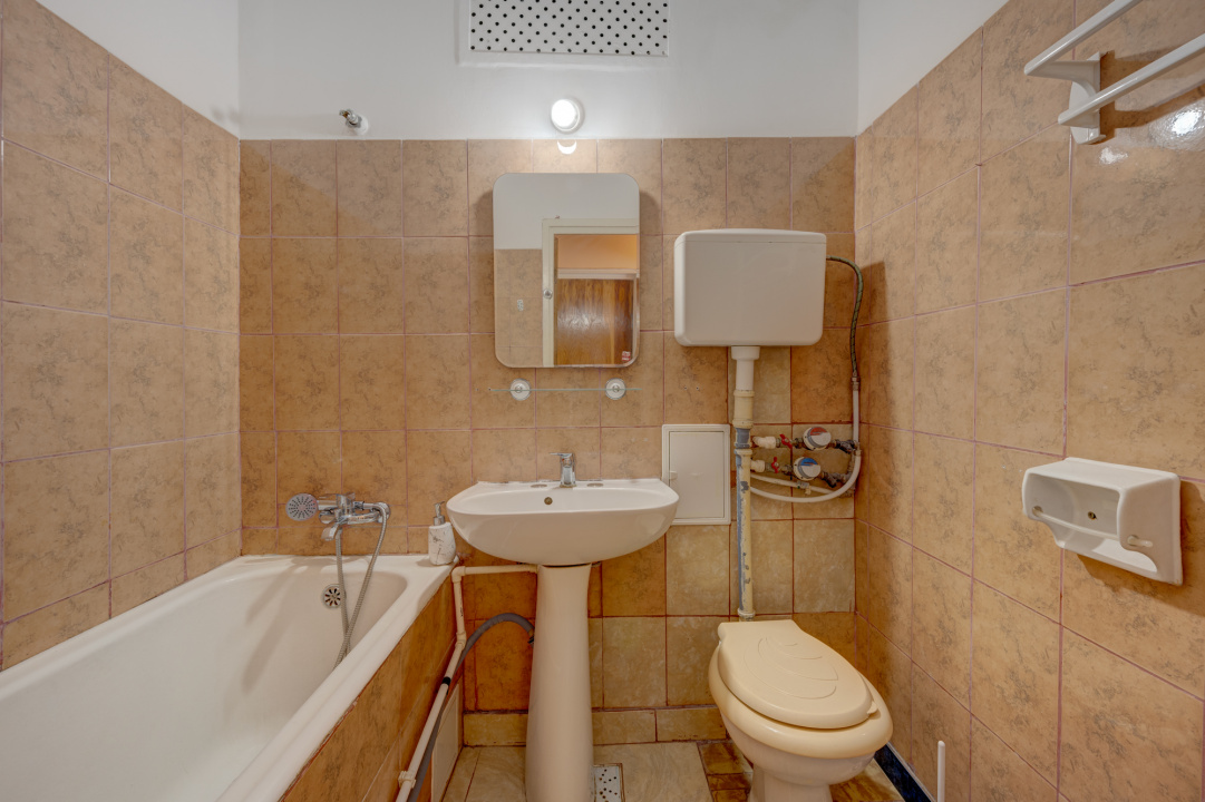 Apartament 3 camere decomandat Titan, Pta. 1 Decembrie