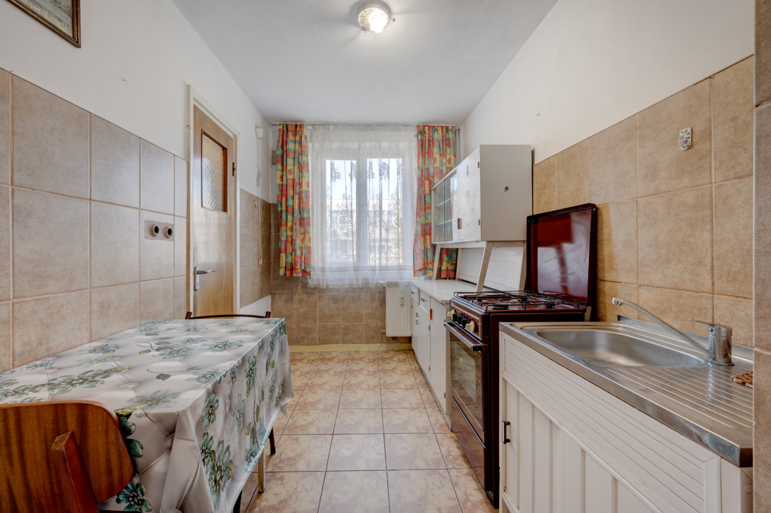 Apartament 3 camere decomandat Titan, Pta. 1 Decembrie