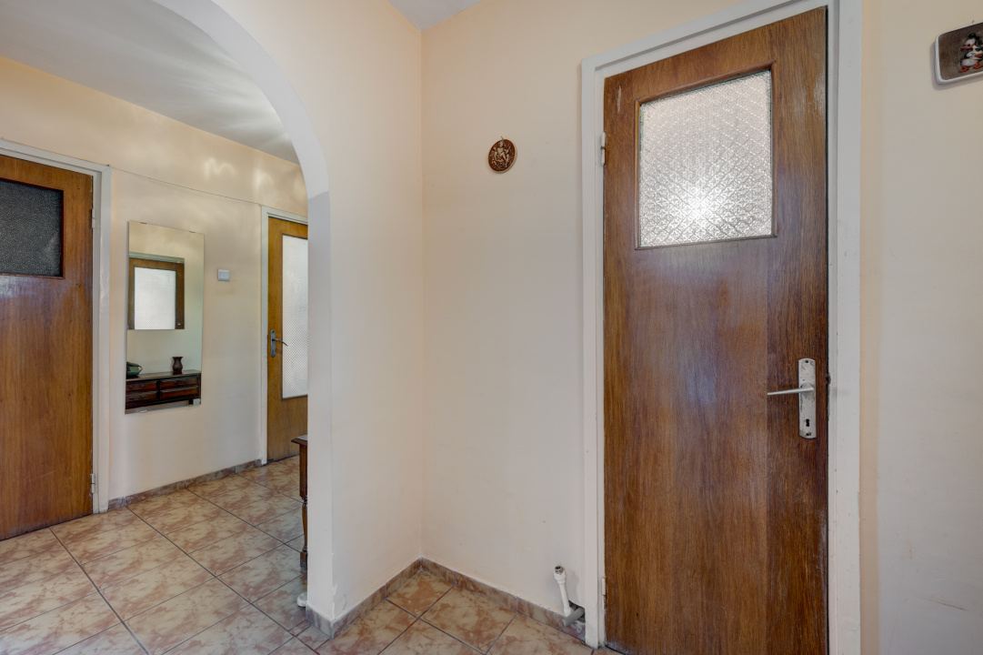 Apartament 3 camere decomandat Titan, Pta. 1 Decembrie
