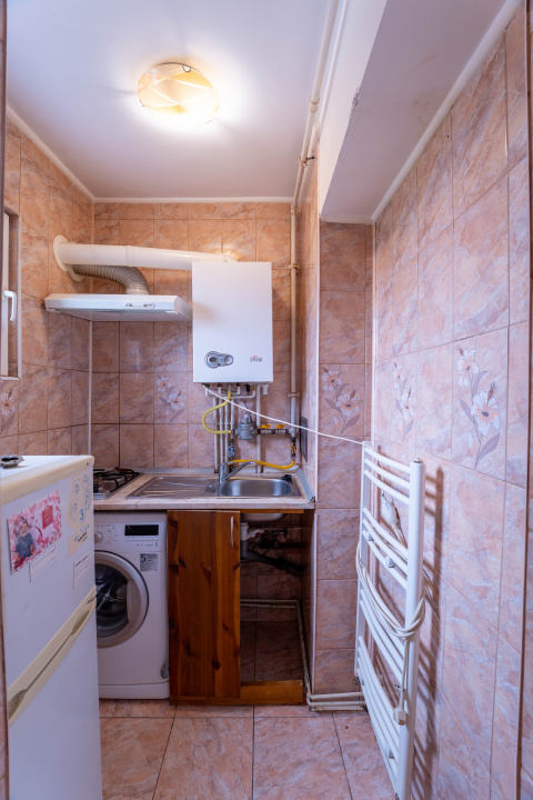 Garsoniera pentru buget mic, Titan Postavarul