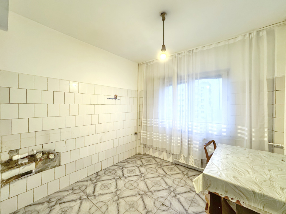 Un 3 camere corect. Si extrem de interesant!