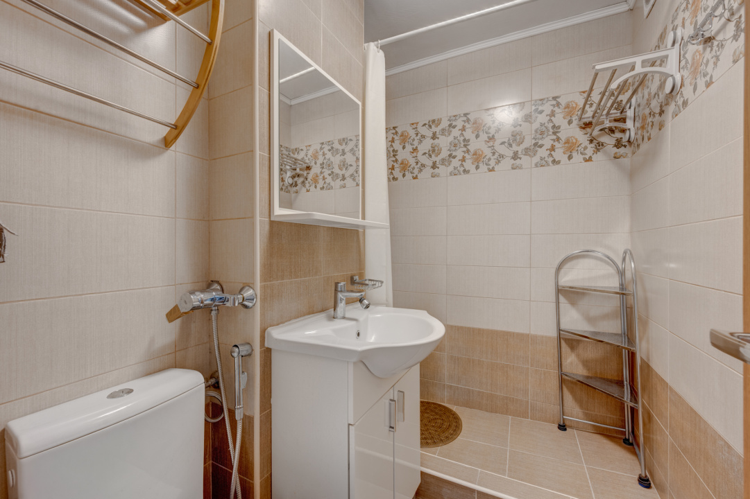 Apartament 3 camere parter, cu balcon, 10 min. Bucur Obor