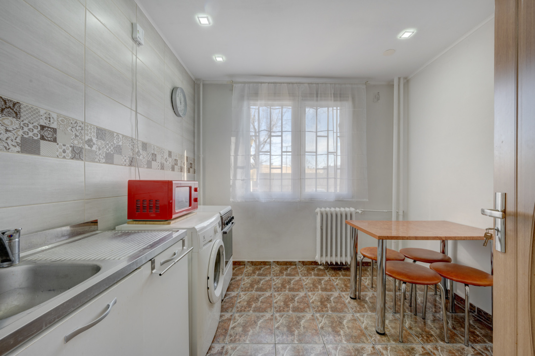 Apartament 3 camere parter, cu balcon, 10 min. Bucur Obor