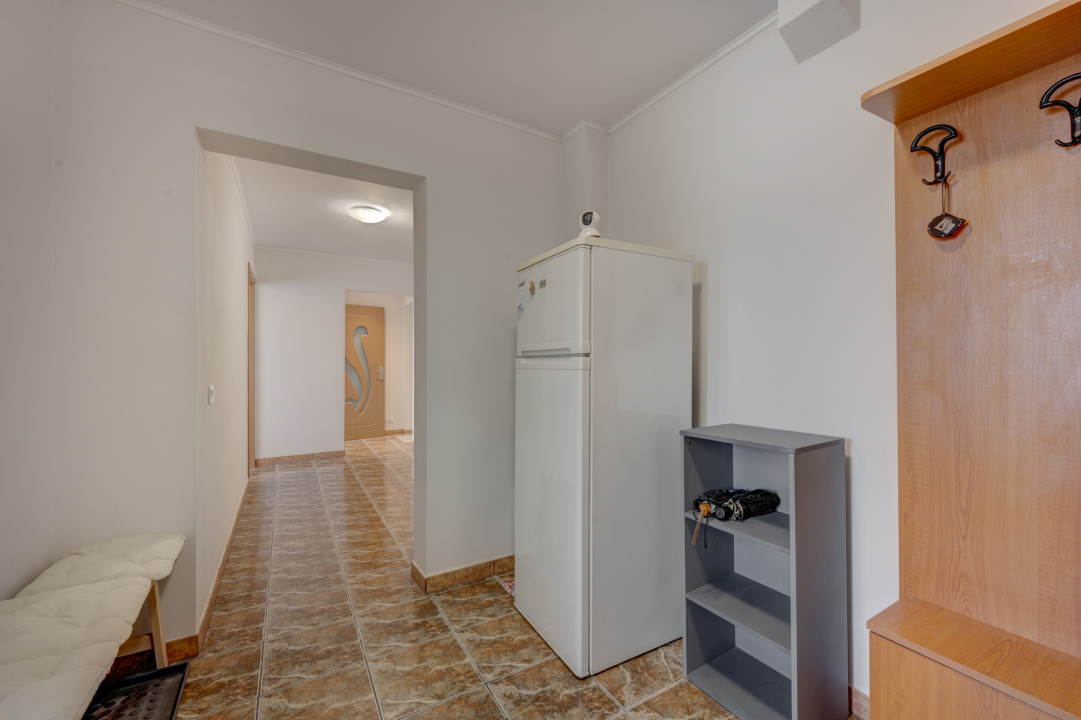 Apartament 3 camere parter, cu balcon, 10 min. Bucur Obor